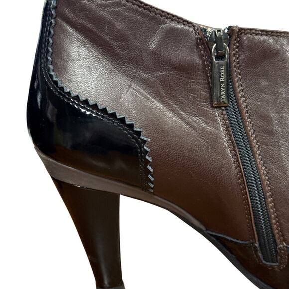 Taryn Rose Brown Black Wingtip Leather Ankle Boots Booties Heels Shoes 38.5 8.5 - Picture 3 of 16